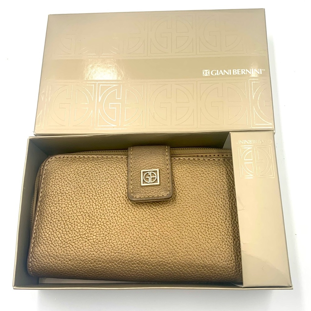 Giani Bernini Metallic Gold All-in-One pebbled leather Wallet